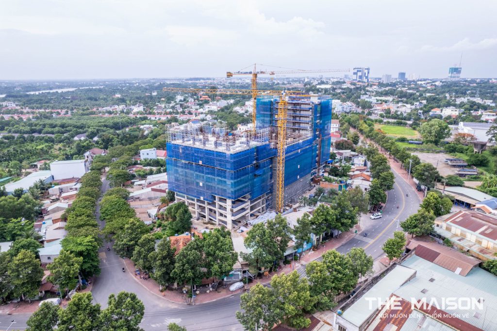 Hai block vươn cao bên sông Sài Gòn