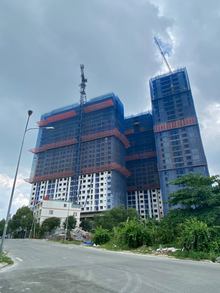 Hai block vươn cao